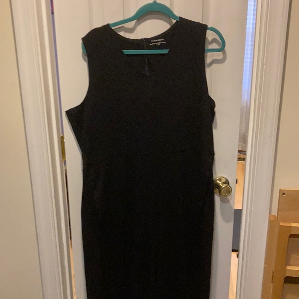 This is a Eileen fisher jumpsuit in a size XL